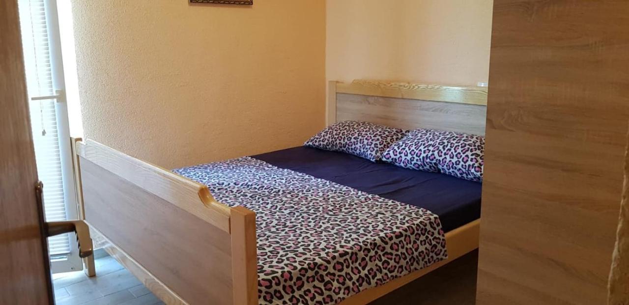 Srecko Apartman Rogoznica  Extérieur photo